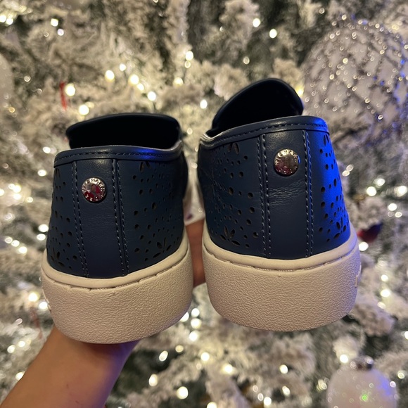Michael Kors PERFORATED SLIP ON SNEAKERS - Picture 4 of 6